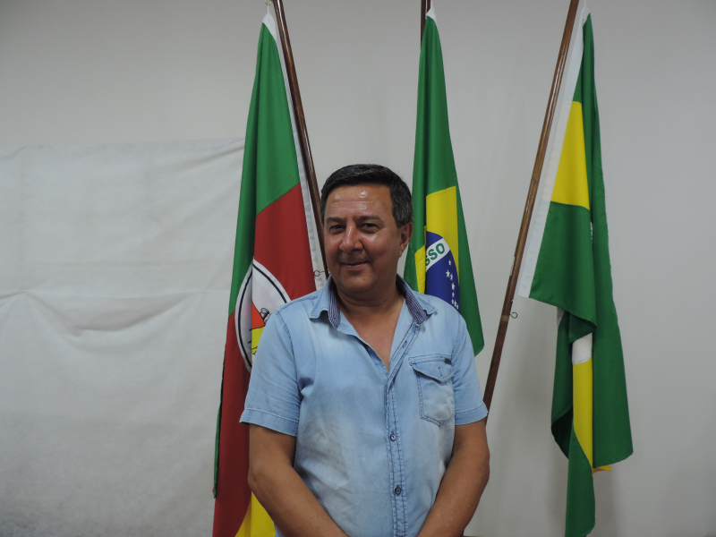  Sessão Extraordinária Presidida pelo Vereador José Leomar de Souza.